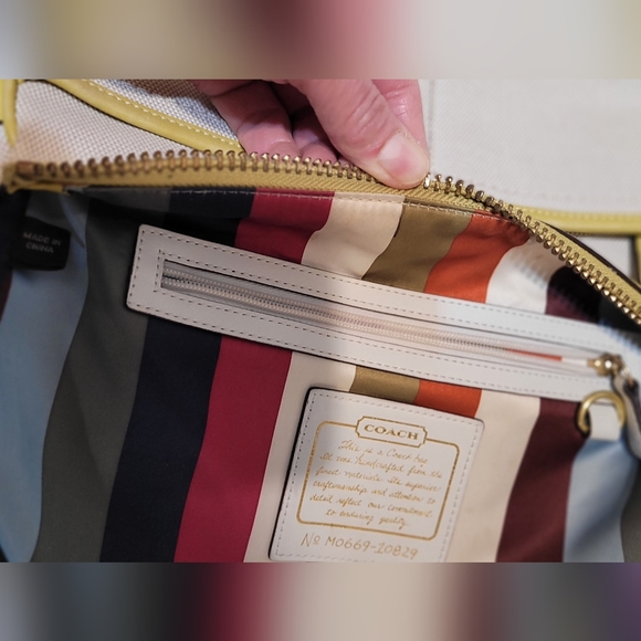 Vintage Coach Legacy Citron 65th Anniversary 10829 - Picture 9 of 16